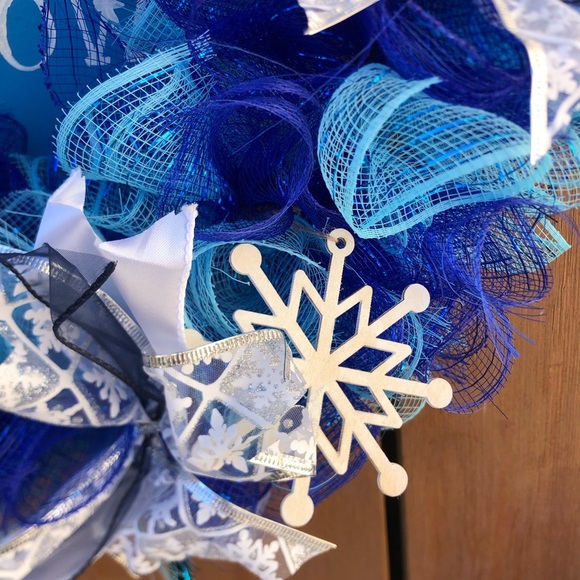 Handmade Let it Snow Snowflake Wreath - Picture 3 of 8